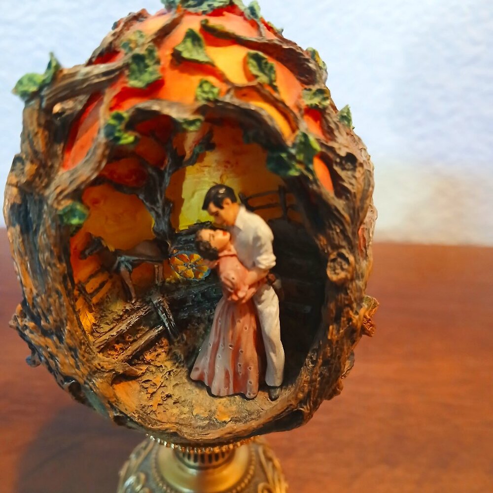 Gone With The Wind Decorative Egg "Flames of Romance"